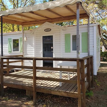 Camping La Vidaresse Hotel Sainte-Anastasie-sur-Issole ภายนอก รูปภาพ
