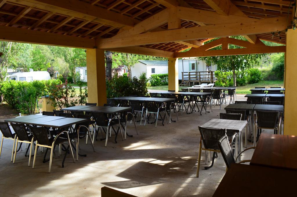 Camping La Vidaresse Hotel Sainte-Anastasie-sur-Issole ภายนอก รูปภาพ