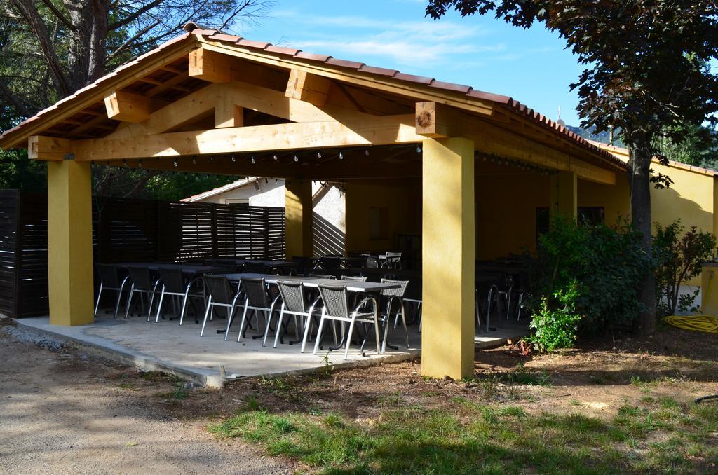 Camping La Vidaresse Hotel Sainte-Anastasie-sur-Issole ภายนอก รูปภาพ
