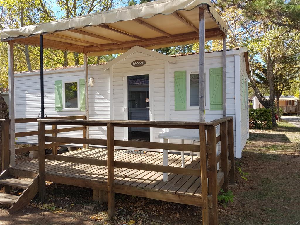 Camping La Vidaresse Hotel Sainte-Anastasie-sur-Issole ภายนอก รูปภาพ