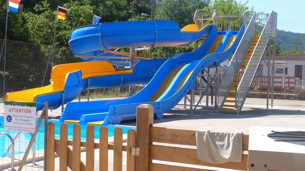 Camping La Vidaresse Hotel Sainte-Anastasie-sur-Issole ภายนอก รูปภาพ