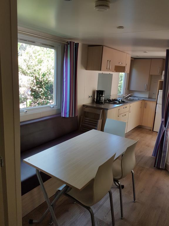 Camping La Vidaresse Hotel Sainte-Anastasie-sur-Issole ภายนอก รูปภาพ