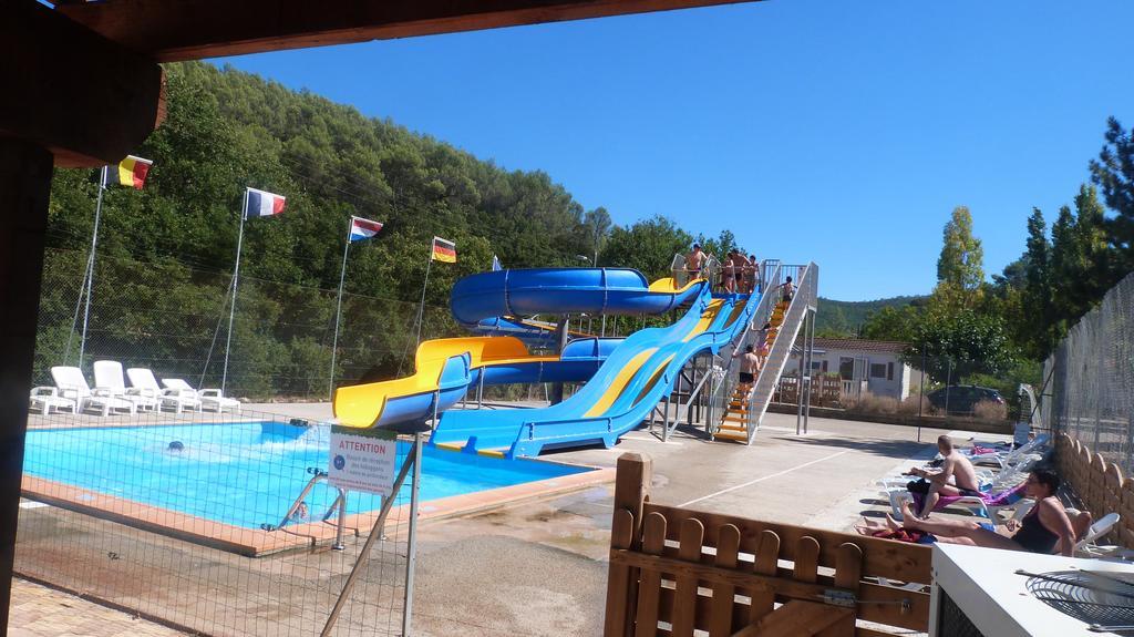 Camping La Vidaresse Hotel Sainte-Anastasie-sur-Issole ภายนอก รูปภาพ